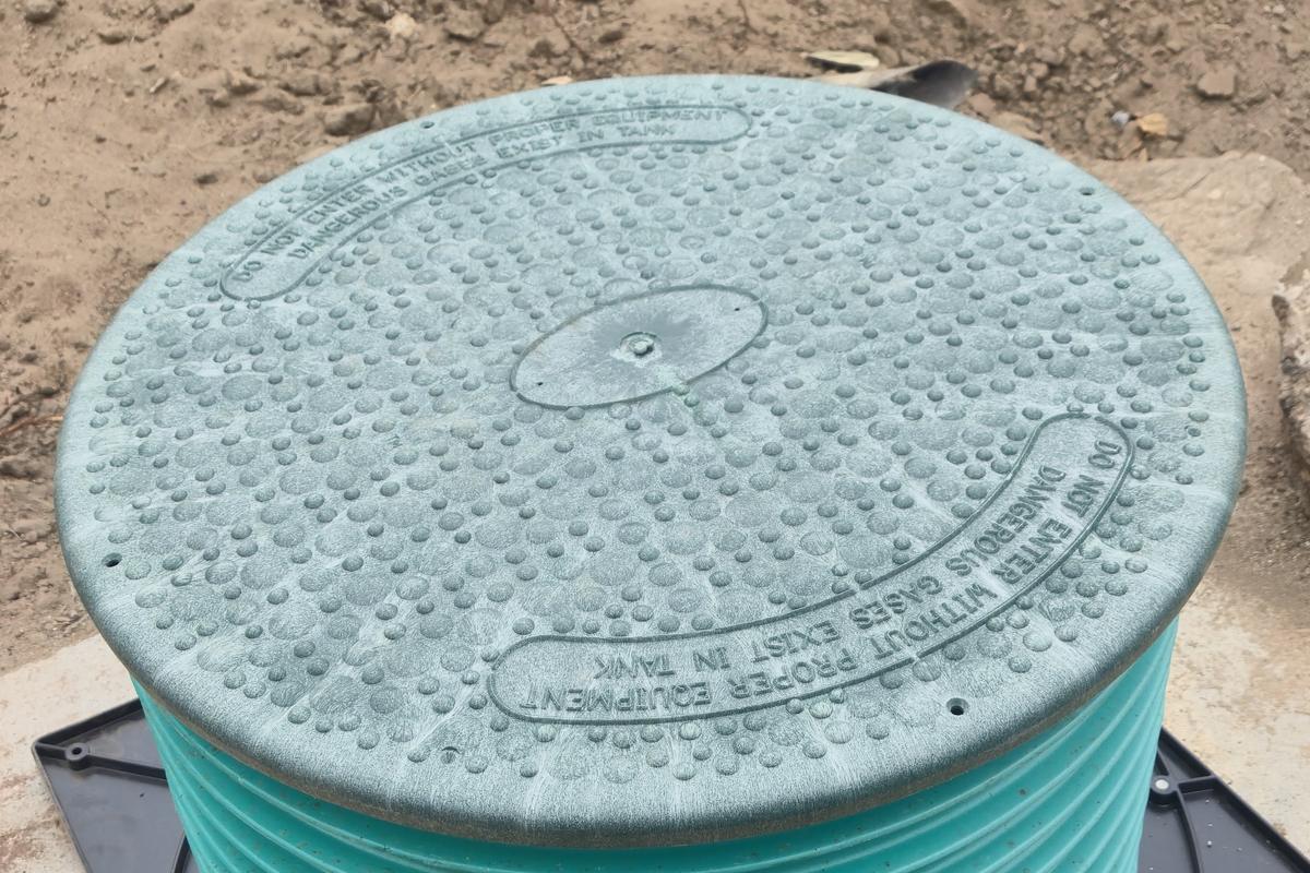 Riser lid &mdash; detail
